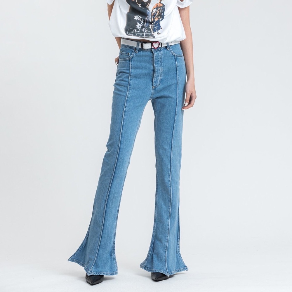 Y/PROJECT
Flared trumpet jeans.